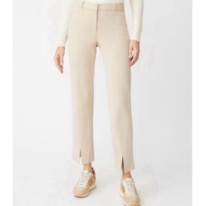 Like new women’s J. McLaughlin Deane khaki cropped pant with stretch size 6